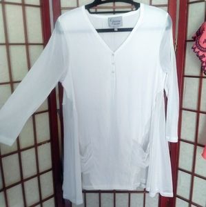 LAST CHANCELynn Ritchie Silver Flowy Tunic